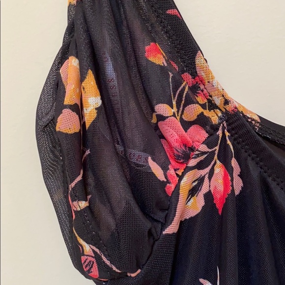 Guess Floral Top - Picture 6 of 8